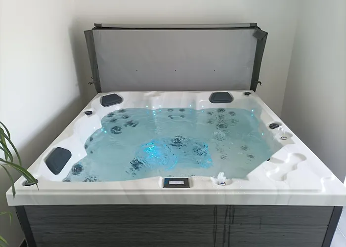 La Grande Baie Spa Privatif A 15 Min Du Mt St Michel